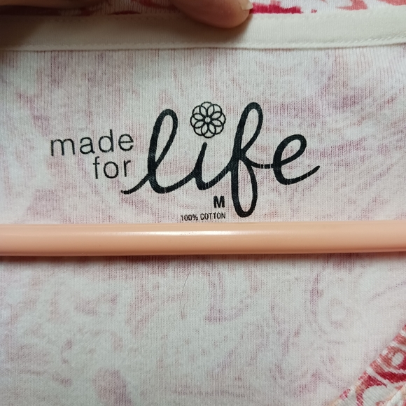 Made for Life Pink Paisley Top - Picture 2 of 5